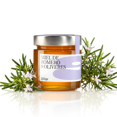 Glas Bio-Rosmarinhonig 9 Oliveres 250 g mit blühenden Rosmarinzweigen
